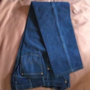 Men's Wrangler Blue Jeans - 33 X 34